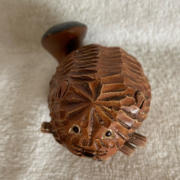 Artesania Rinconada Beaver #71 Hand Carved Clay Cute Animal Holding Sticks - Picture 3 of 9